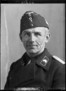 Ripresa in studio. Ritratto di un uomo in divisa. Informazioni nel registro (nr. 5): Hauptm Utech Hans