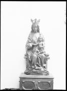 Ripresa di un oggetto. Oggetto del museo civico di Bolzano, Maria coronata col bambino