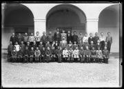 ritratto di gruppo (Positivo) di Fotostudio Waldmüller (1903/01/01 - 1903/12/31)