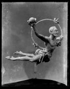 Ripresa di un oggetto. Scultura maschile