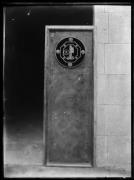 Ripresa in esterno. Dettaglio del Monumento alla Vittoria di Bolzano