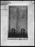 Ripresa in esterno. Dettaglio del Monumento alla Vittoria di Bolzano