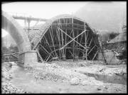 Ripresa in esterno. Costruzione di un ponte
