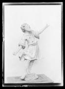 Ripresa di un oggetto. Statua di un uomo con la barba