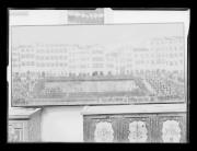 Riproduzione di un quadro di Kusseth (settecento): Piazza Erbe di Bolzano con la allora trattoria Sonne e l'annuale danza dei bottai (Bindertanz). Tante persone in una piazza. Al centro le persone danzano