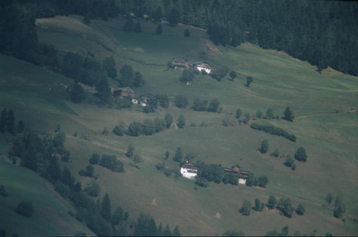Höfe oberhalb von Rodeneck (Fröllerberg)