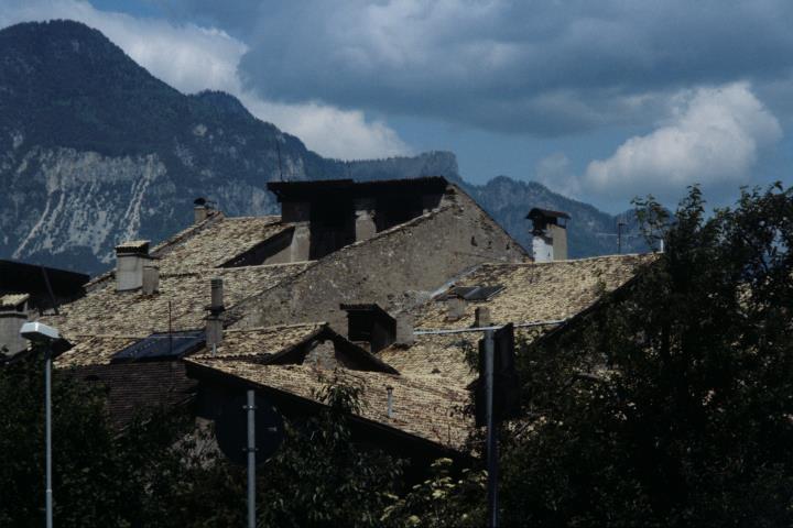 tetti di case a Egna