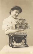 macchina da scrivere (Positivo) di Neue Photographische Gesellschaft A.-G.