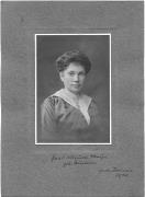 ritratto di donna (Positivo) di Broch, Anton (1920/01/01 - 1920/12/31)