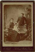 Familienbild (Positivo) di Balde, Max (1870/01/01 - 1900/12/31)