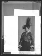ritratto di donna (Positivo) di Ellmenreich, Albert (1916/01/01 - 1916/01/31)