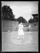 ritratto di donna (Positivo) di Schöner, Josef Rudolf (1925/01/01 - 1925/12/31)