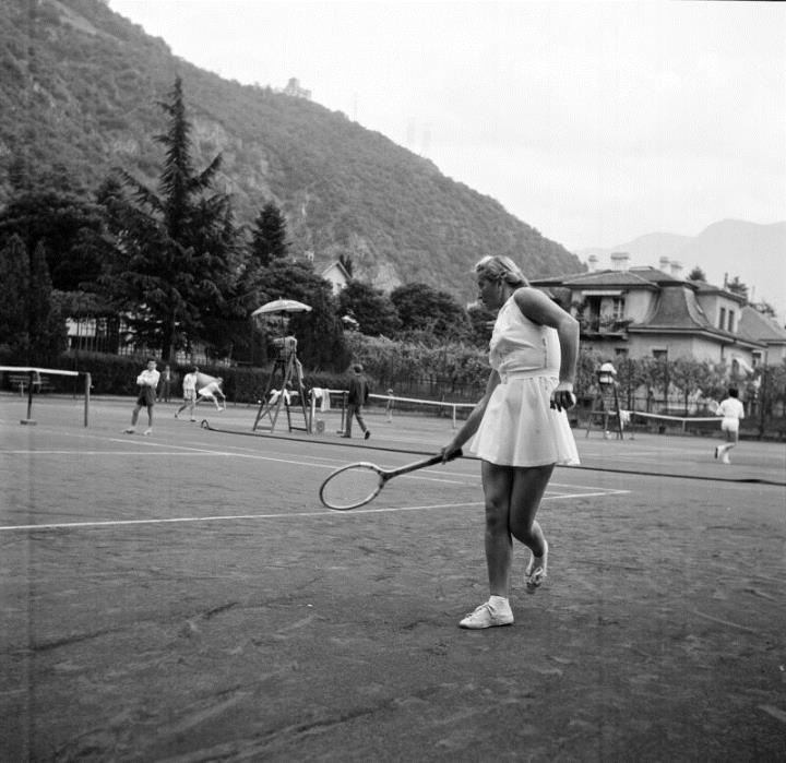 Tennisspieler (Positivo) di Foto Hermann Frass, Bozen,Hermann Frass (1957/06/01 - 1957/06/63)