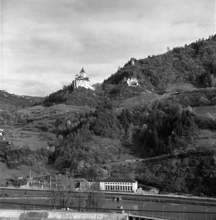 Schloß Trostburg (Waidbruck) (Positivo) di Foto Elisabeth Fuchs-Hauffen, Überlingen/Bodensee,Fuchs-Hauffen, Elisabeth (1968/09/01 - 1968/09/93)