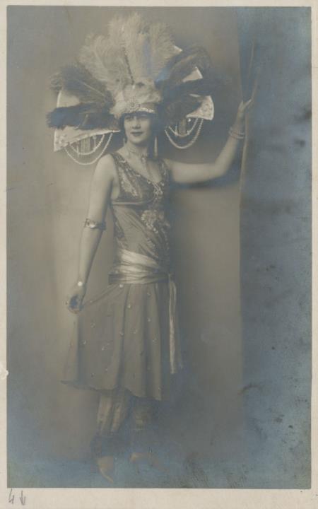 ritratto di donna (Positivo) di Schöner, Josef Rudolf (1919/01/01 - 1945/12/31)