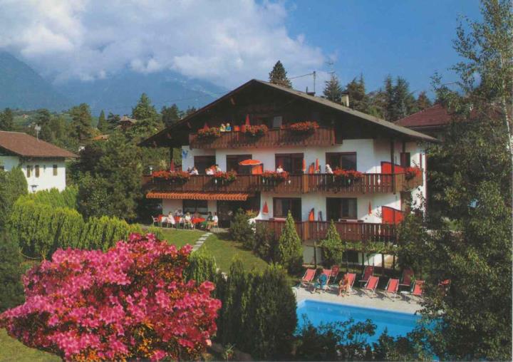 Gastbetrieb (Positivo) di Foto Dieter Drescher (1958/01/01 - 1990/12/31) <br>Diritti: Palais Mamming Museum