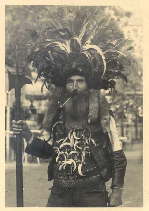 costume tradizionale (Positivo) di Bährendt, Leo (1902/01/01 - 1934/12/31)