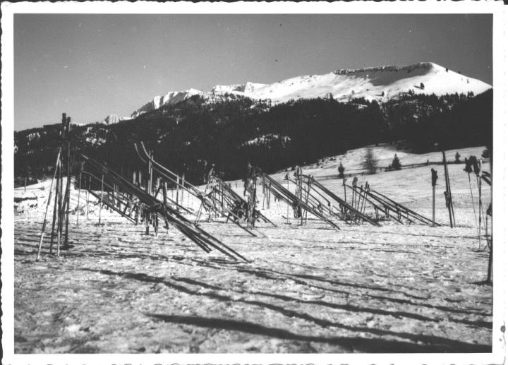 Wintersport, Skier (Positivo) di Foto Planinschek, Wolkenstein (1930/01/01 - 1959/12/31)